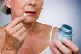 Terapia Hormonal na Menopausa: Quais os Riscos e Benefícios? Terapia Hormonal na Menopausa: Quais os Riscos e Benefícios?